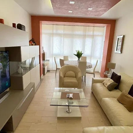 Comme A La Maison לאנס